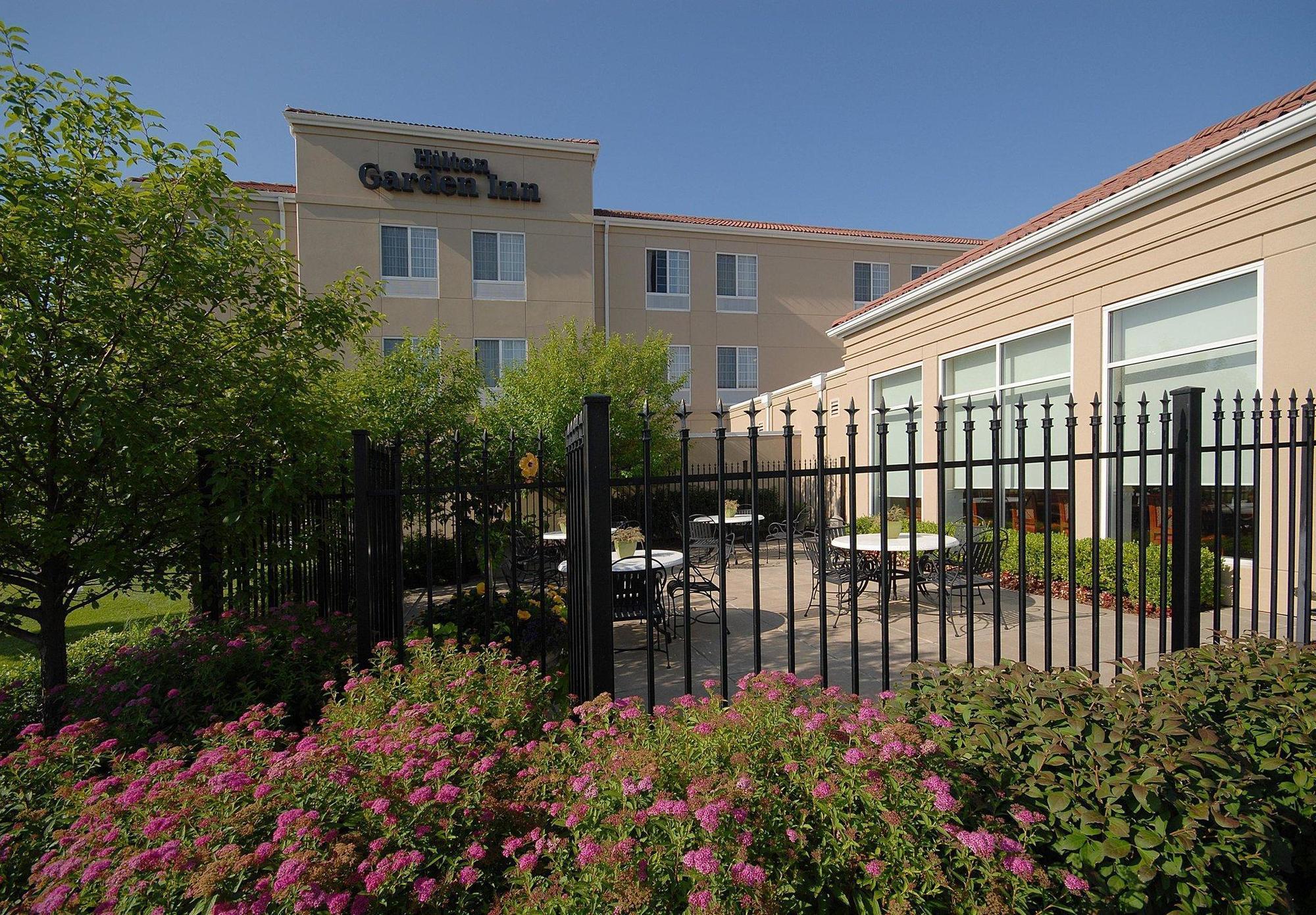 Hilton Garden Inn Wichita Exterior photo
